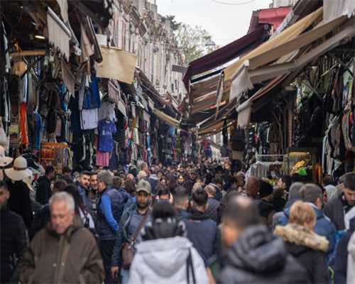 Lisa琉光金翅：闪耀个性宣言