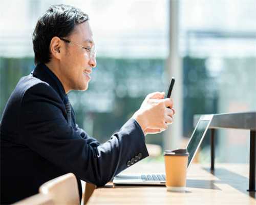 下课了，孩子们就应该走出教室