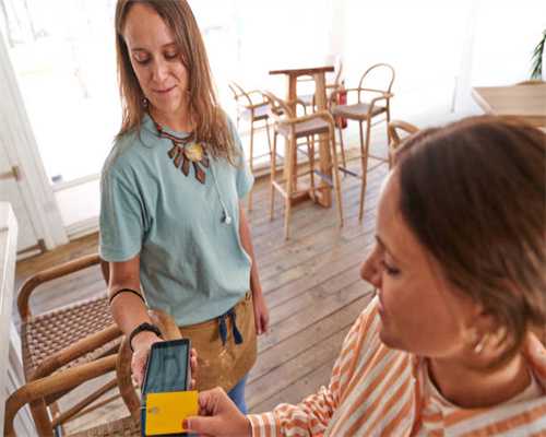 当你在遭遇厄运的时候，坚强与懦弱是成败的分水岭