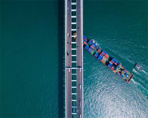 何红梅：在平凡的场景里发现美